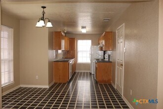 3819 Oak Valley Dr in Killeen, TX - Foto de edificio - Building Photo