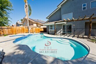 10609 Galway Bay Dr in Bakersfield, CA - Building Photo - Building Photo