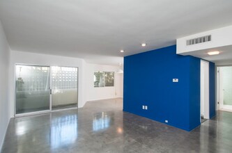 7767 Hollywood Blvd, Unit 106 in Los Angeles, CA - Building Photo - Building Photo