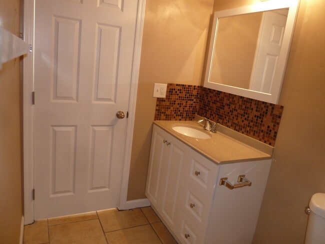 13024 N 22nd St, Unit Sugarloaf Apts in Phoenix, AZ - Foto de edificio - Building Photo