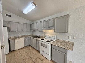 2227 Nantucket Village Dr in Dallas, TX - Building Photo