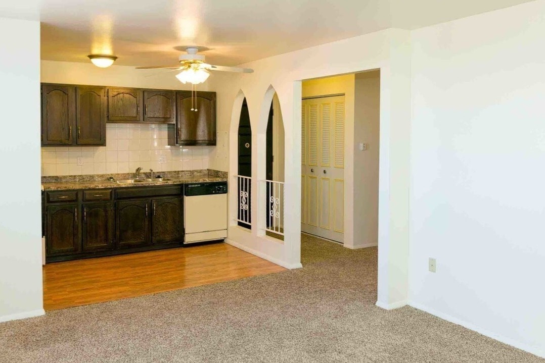 Stardust Plaza Apartments in Pueblo, CO - Building Photo