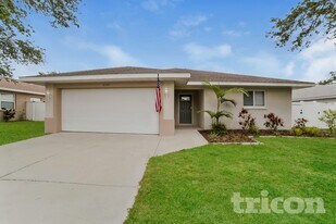 2707 95th St E in Palmetto, FL - Building Photo