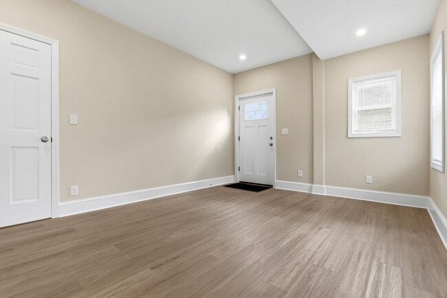 142 Elliott St in Beverly, MA - Building Photo - Building Photo