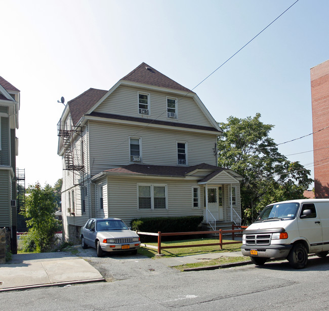 129 Bruce Ave in Yonkers, NY - Building Photo - Building Photo