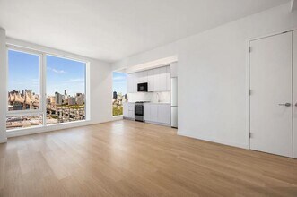 23-10 42nd Rd in Queens, NY - Building Photo - Building Photo