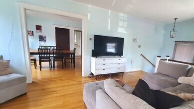 126 Russell St in Quincy, MA - Building Photo - Building Photo