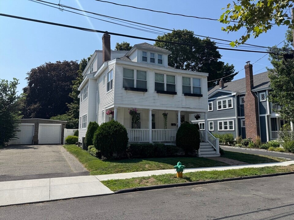 39 Chester Rd in Belmont, MA - Building Photo