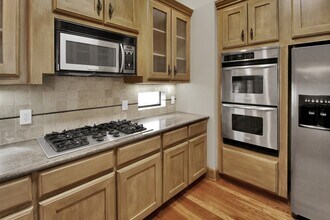 2414 Dorrington St in Houston, TX - Building Photo - Building Photo