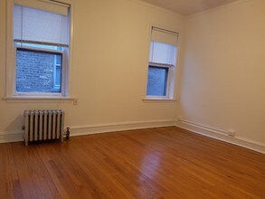 1643 W Touhy Ave in Chicago, IL - Building Photo - Building Photo