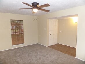 14611 Leacrest Dr in Houston, TX - Building Photo - Building Photo