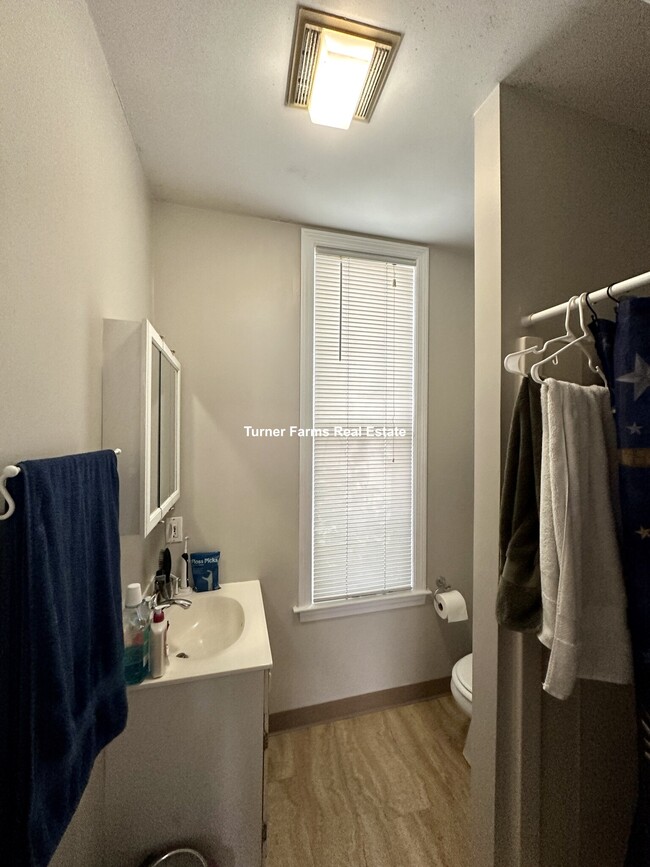 13 Pleasant St, Unit 1R in Cambridge, MA - Building Photo - Building Photo