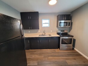 409 N Sterling Ave in Sugar Creek, MO - Building Photo - Building Photo