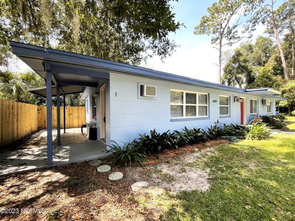 6264 River Glen Ln in Jacksonville, FL - Building Photo