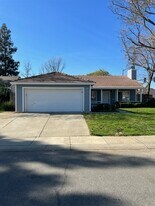 2502 Drummond Dr in Yuba City, CA - Building Photo