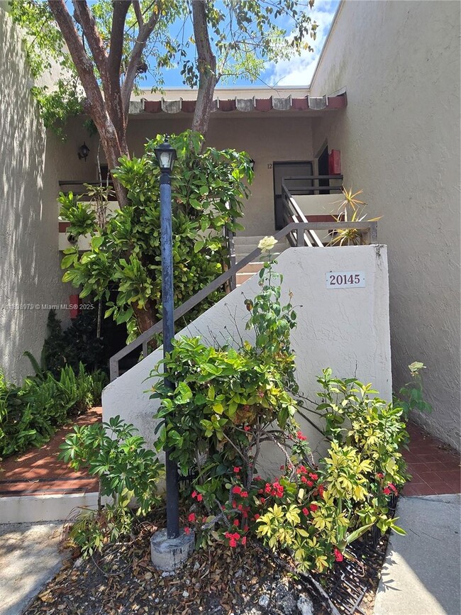 20145 NE 3rd Ct in Miami, FL - Building Photo - Building Photo