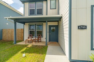 4789 W Triangle St in Fayetteville, AR - Building Photo - Building Photo