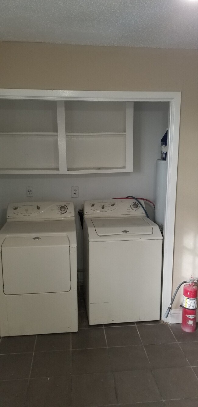 9537 Braeburn Glen Blvd in Houston, TX - Building Photo - Building Photo