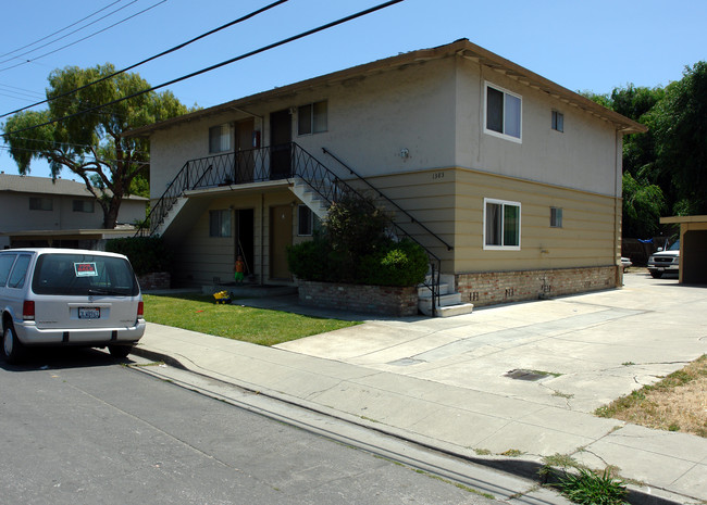 1383 Calabazas Blvd in Santa Clara, CA - Foto de edificio - Building Photo