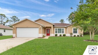 16 Pinelynn Dr in Palm Coast, FL - Building Photo