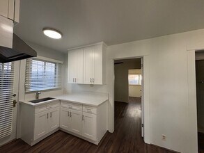 2658 S Rimpau Blvd, Unit 2658 S. Rimpau Blvd in Los Angeles, CA - Building Photo - Building Photo