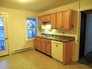 6 N Peartown Rd in Reinholds, PA - Building Photo - Building Photo