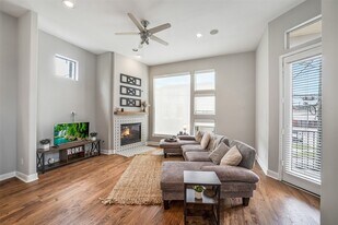 904 Roy St in Houston, TX - Building Photo