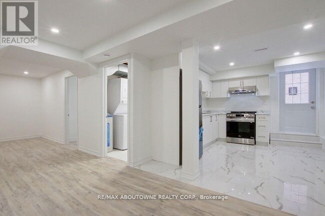 80 Laurendale Ave in Hamilton, ON - Building Photo - Building Photo