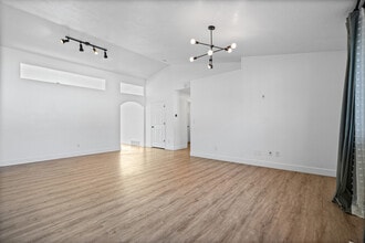 1572 S Bridle Path Loop in Lehi, UT - Building Photo - Building Photo