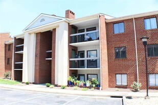 1010 Blue Ridge Dr in Harrisonburg, VA - Building Photo