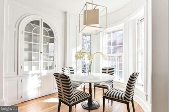 2025 Hillyer Pl NW in Washington, DC - Foto de edificio - Building Photo