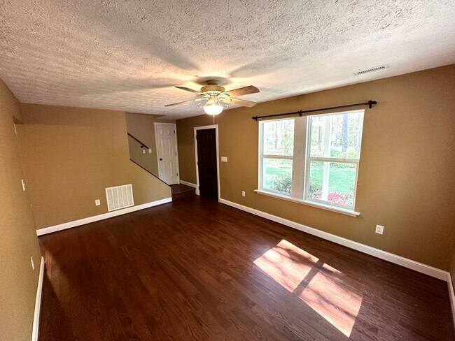 5518 Thompson Dr in Gloucester, VA - Building Photo - Building Photo