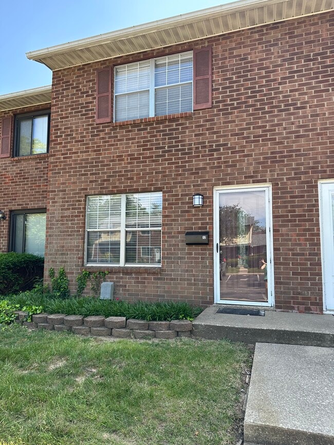 property at 3500 Warwick Dr