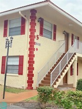 3582 N University Dr in Coral Springs, FL - Foto de edificio - Building Photo