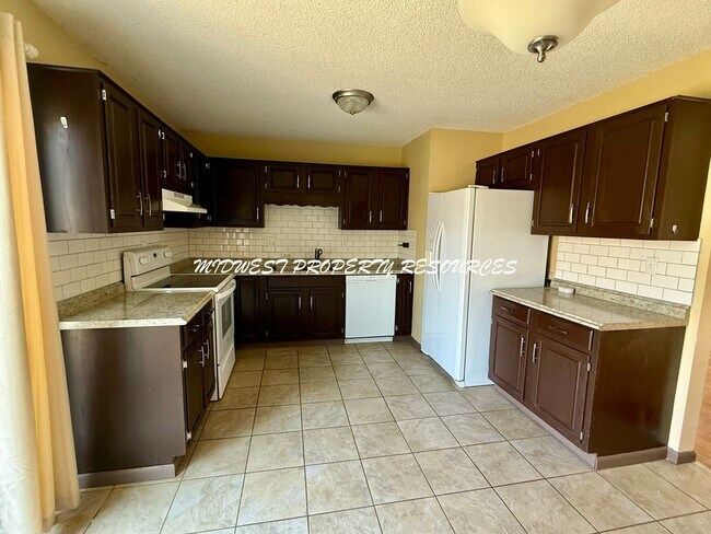 9350 E 69th Terrace in Raytown, MO - Building Photo - Building Photo
