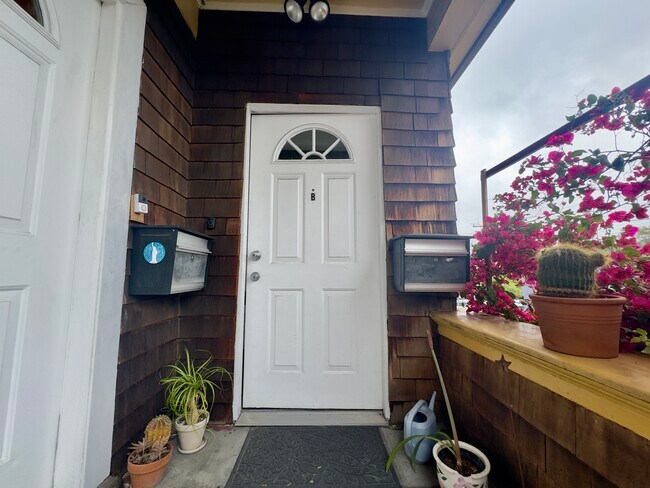 509 Fairmount Ave, Unit B in Oakland, CA - Building Photo - Building Photo