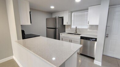 6331 La Costa Dr in Boca Raton, FL - Foto de edificio - Building Photo