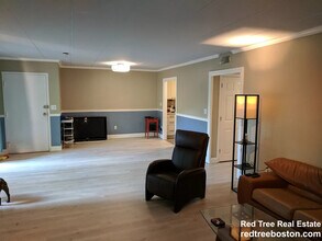 53 Angleside Rd, Unit 1 in Waltham, MA - Building Photo - Building Photo