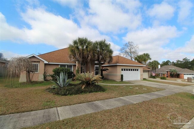 2042 Hamilton Crossing Dr in Gonzalez, FL - Building Photo - Building Photo