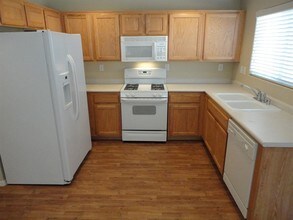4750 Chino Peak Ct in Las Vegas, NV - Building Photo - Building Photo