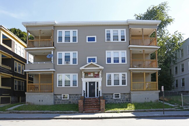 35 Hiawatha Rd in Mattapan, MA - Building Photo - Building Photo
