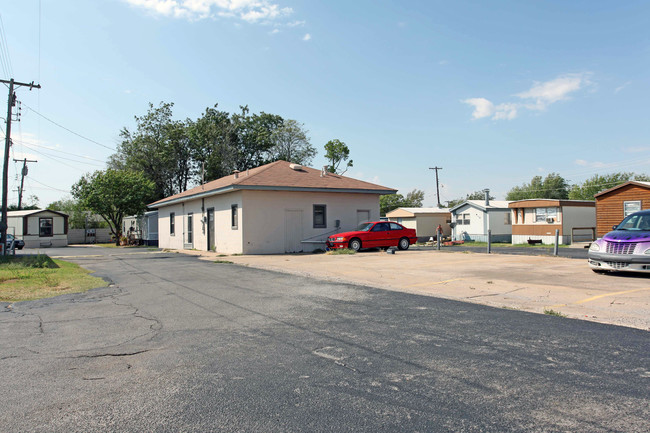 Redcap Mobile Home Park in Oklahoma City, OK - Foto de edificio - Building Photo