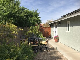 4441 Narit Dr, Unit 1 in Las Vegas, NV - Building Photo