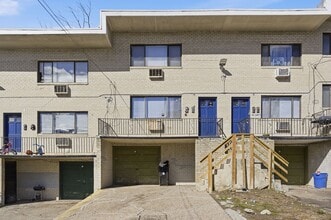 Fernrock Apartments in Philadelphia, PA - Foto de edificio - Building Photo