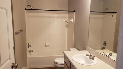 2000 Erving Cir in Ocoee, FL - Building Photo - Building Photo