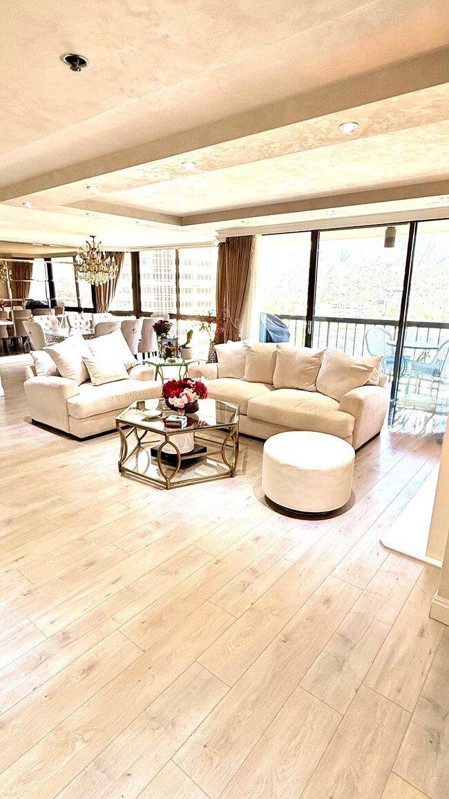 222 Monterey Rd in Glendale, CA - Building Photo - Building Photo