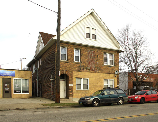 16107 Waterloo Rd in Cleveland, OH - Foto de edificio - Building Photo