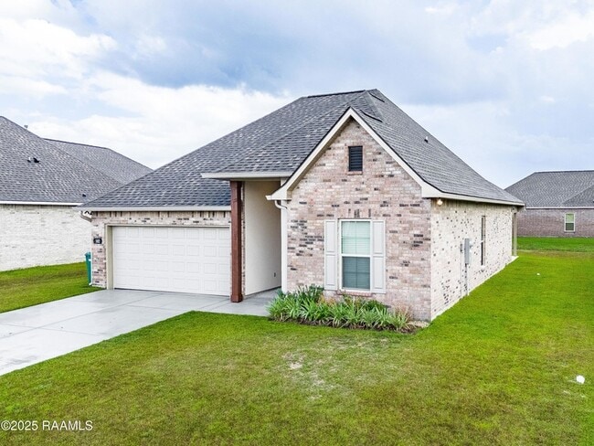 102 Jubilation St in Youngsville, LA - Building Photo - Building Photo