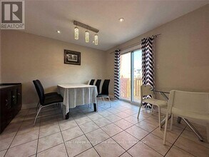 3214 Ridgeleigh Heights in Mississauga, ON - Building Photo - Building Photo