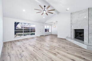 2118 Pepperglen Ct in Missouri City, TX - Building Photo